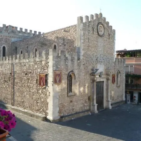 Apartment Casa Girolamo In Piazza Duomo Taormina
